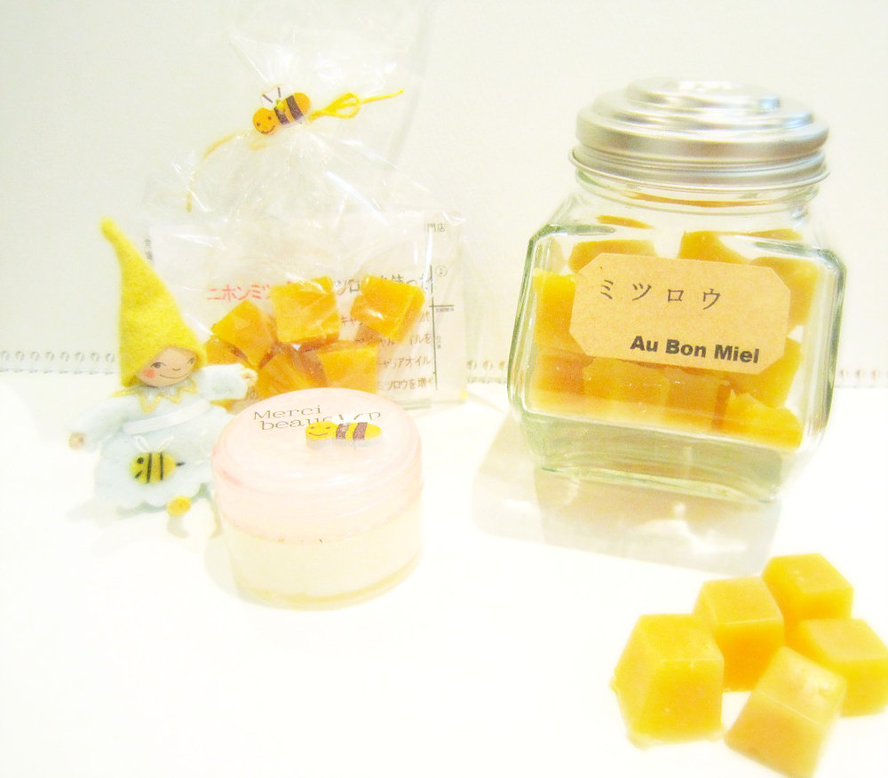 蜜蝋 ニホンミツバチ　巣クズ　4930g 蜜蝋 ニホンミツバチ 巣クズ 4930g 日本ミツバチ採集用巣箱